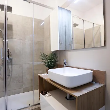 Guesthost - Sebeto With Parking & Netfilx 아파트 나폴리