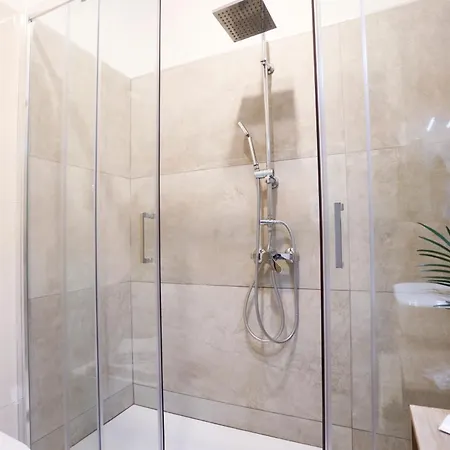 Guesthost - Sebeto With Parking & Netfilx *