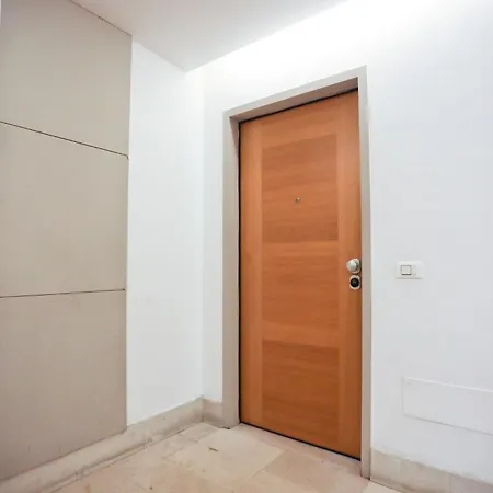 아파트 Guesthost - Sebeto With Parking & Netfilx *