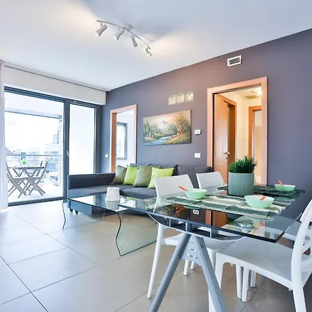 Guesthost - Sebeto With Parking & Netfilx *