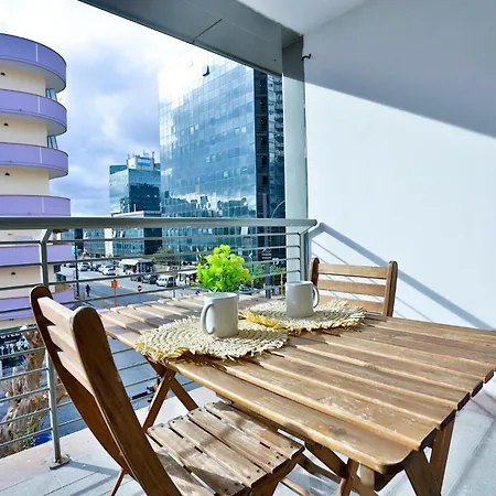 Guesthost - Sebeto With Parking & Netfilx 아파트 나폴리