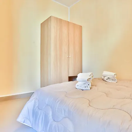 Sebeto With Parking & Netfilx Apartment Naples